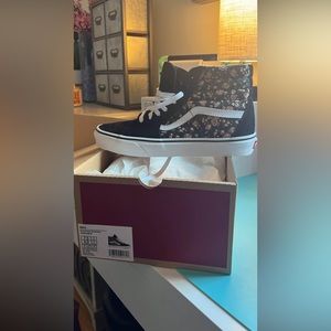 Vans Sk8-Hi brand new never worn in box floral rose dreams